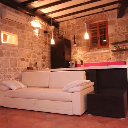 Seaside House Komiza, Vis - 3469 Vikendica *