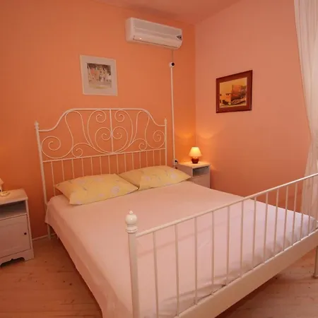 Seaside House Komiza, Vis - 3469 * Komiza