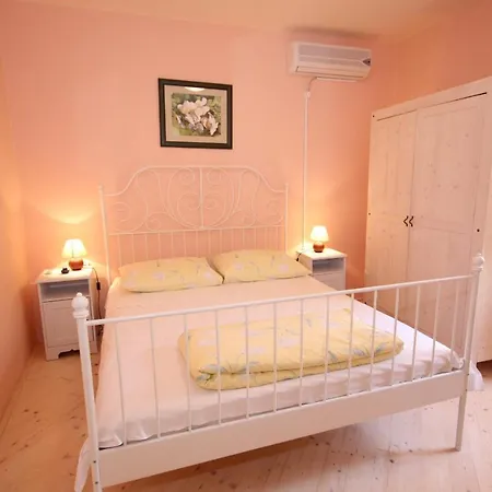 Seaside House Komiza, Vis - 3469 * Komiza